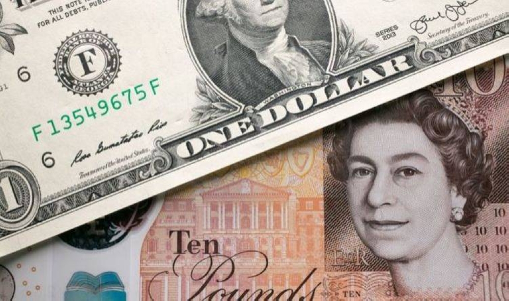 تراجع الاسترليني أمام الدولار واليورو
