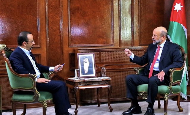 الرزاز يتهم المعلمين بالتصعيد والمغالبة