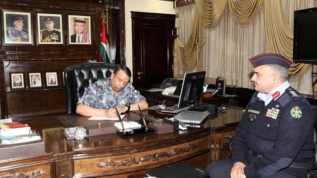 الدرك تشارك في حملة المليون توقيع