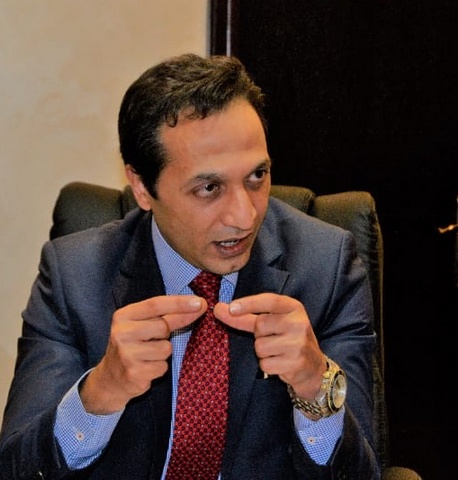 النعيمات : اللقاء مع الرزاز مثمر وبوادر لتعديل قانون اللامركزية وقرار قريب على اراضي الخزينة 