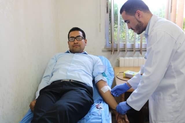 موظفو العدل يتبرعون بالدم لمركز الحسين للسرطان