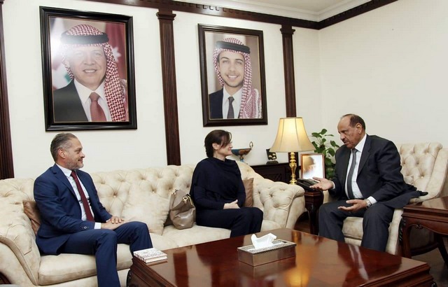 حماد يلتقي ممثل مفوضية الامم المتحدة لشؤون اللاجئين