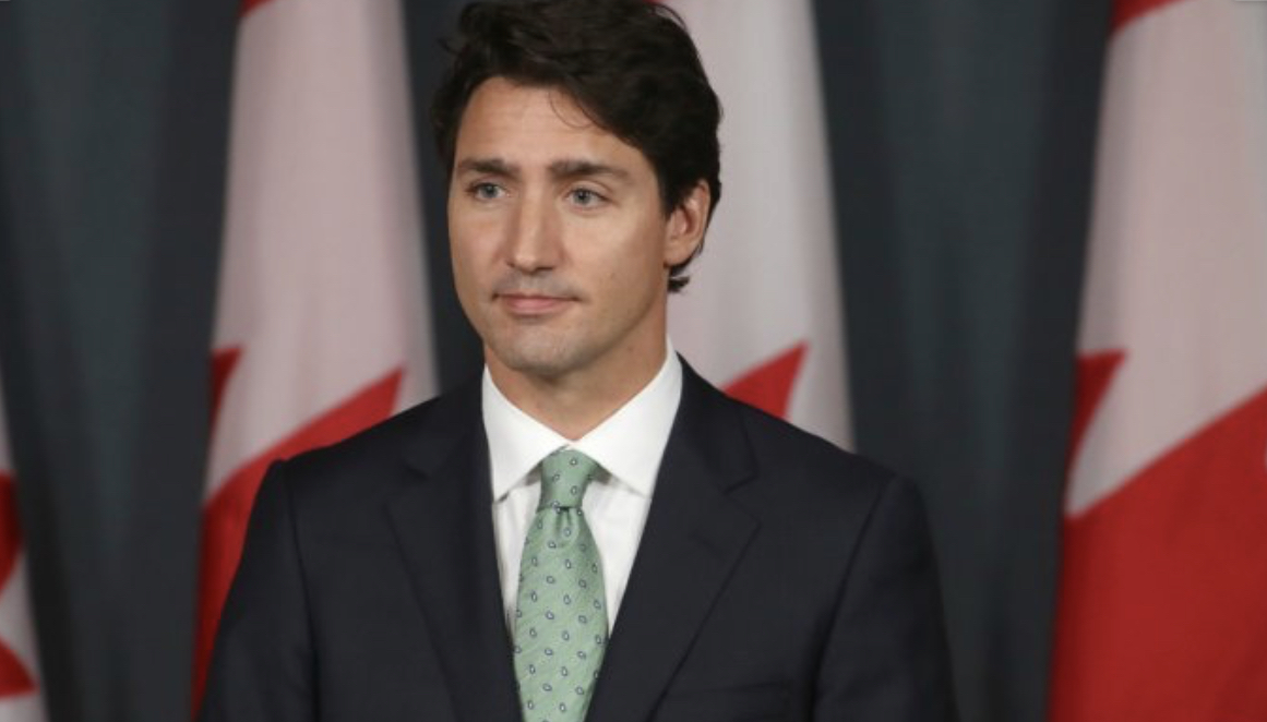 تغريم رئيس الوزراء الكندي بسبب نظاراته