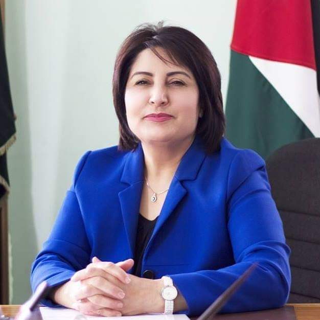 ا. د. أمل نصير تكتب : التعليم لا يكون في قاعة الدرس فقط