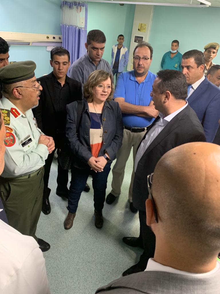 الداوود يعود مصابي حادثة جرش .. صور 