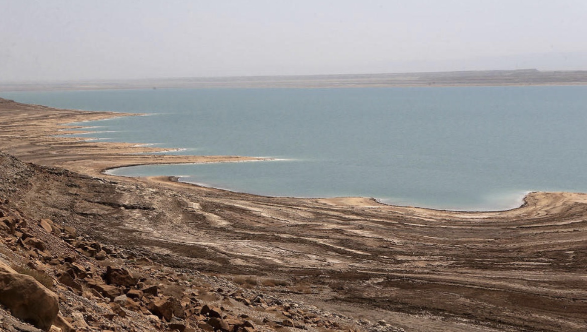 إنقاذ شخصين من مياه البحر الميت  