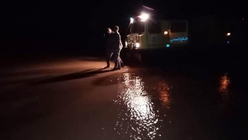 انقاذ 16 شخصا حاصرتهم مياه الأمطار في الطفيلة