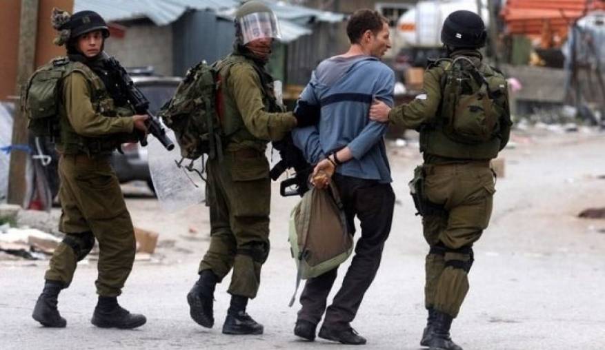 الاحتلال يعتقل 15 فلسطينيا بالضفة الغربية