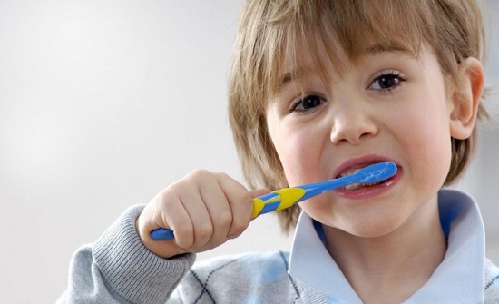 دراسة: تنظيف الأسنان يقي من الرجفان الأذيني وقصور القلب