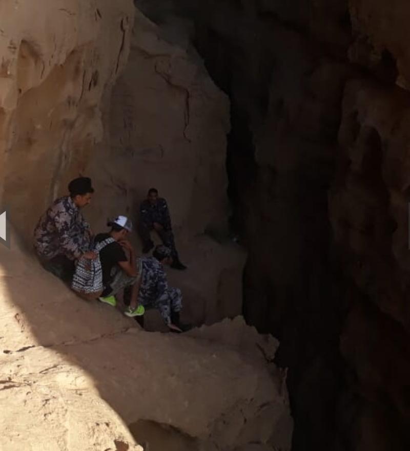 إنقاذ شخصين علقا فوق مقطع صخري في منطقة البحر الميت