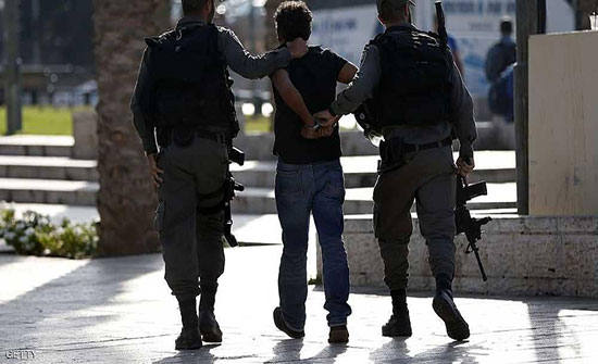 الاحتلال الاسرائيلي يعتقل 10 فلسطينيين بينهم حارس بالاقصى   