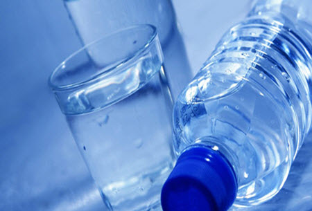الكرك: ضبط عبوات مياه بلاستيكية غير صالحة للاستهلاك البشري