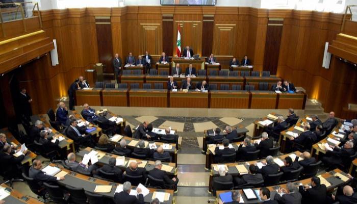 4 نواب يستقيلون من البرلمان اللبناني