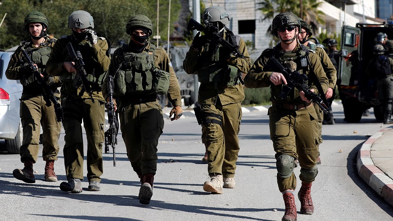 سلطات الاحتلال تعتقل 19 فلسطينيا بالضفة الغربية