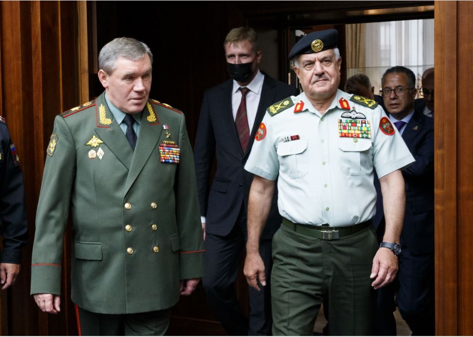 الحنيطي يلتقي رئيس هيئة الأركان في القوات المسلحة الروسية