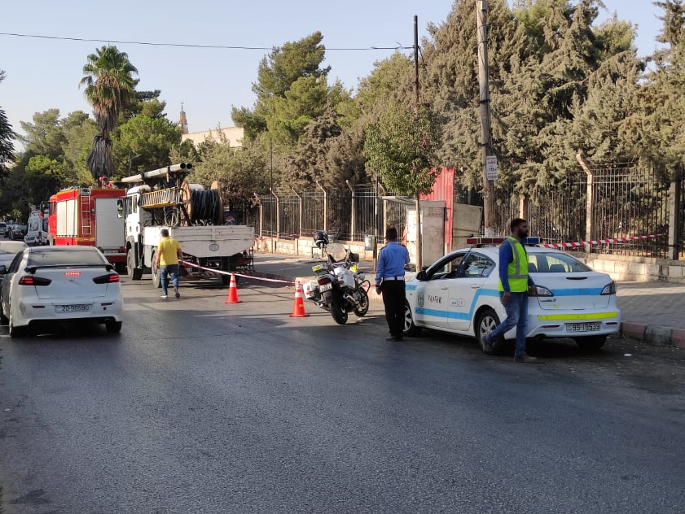 انفجار "مفتاح كهربائي" بشارع الجامعة في إربد .. صور