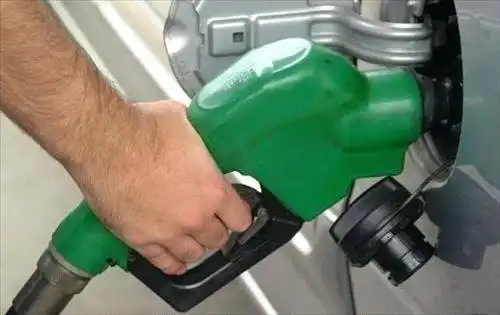 تخفيض أسعار البنزين بنوعيه ورفع الديزل والكاز 