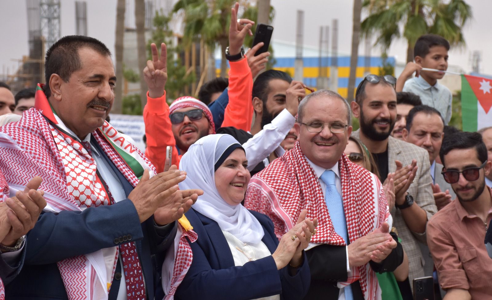 شاهد بالصور .. جامعة جدارا ومدارس الجامعة الأمريكية تحتفلان بزفاف ولي العهد والأعياد الوطنية