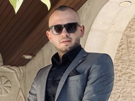بهاء نيروخ.. مبارك قراءة الفاتحة