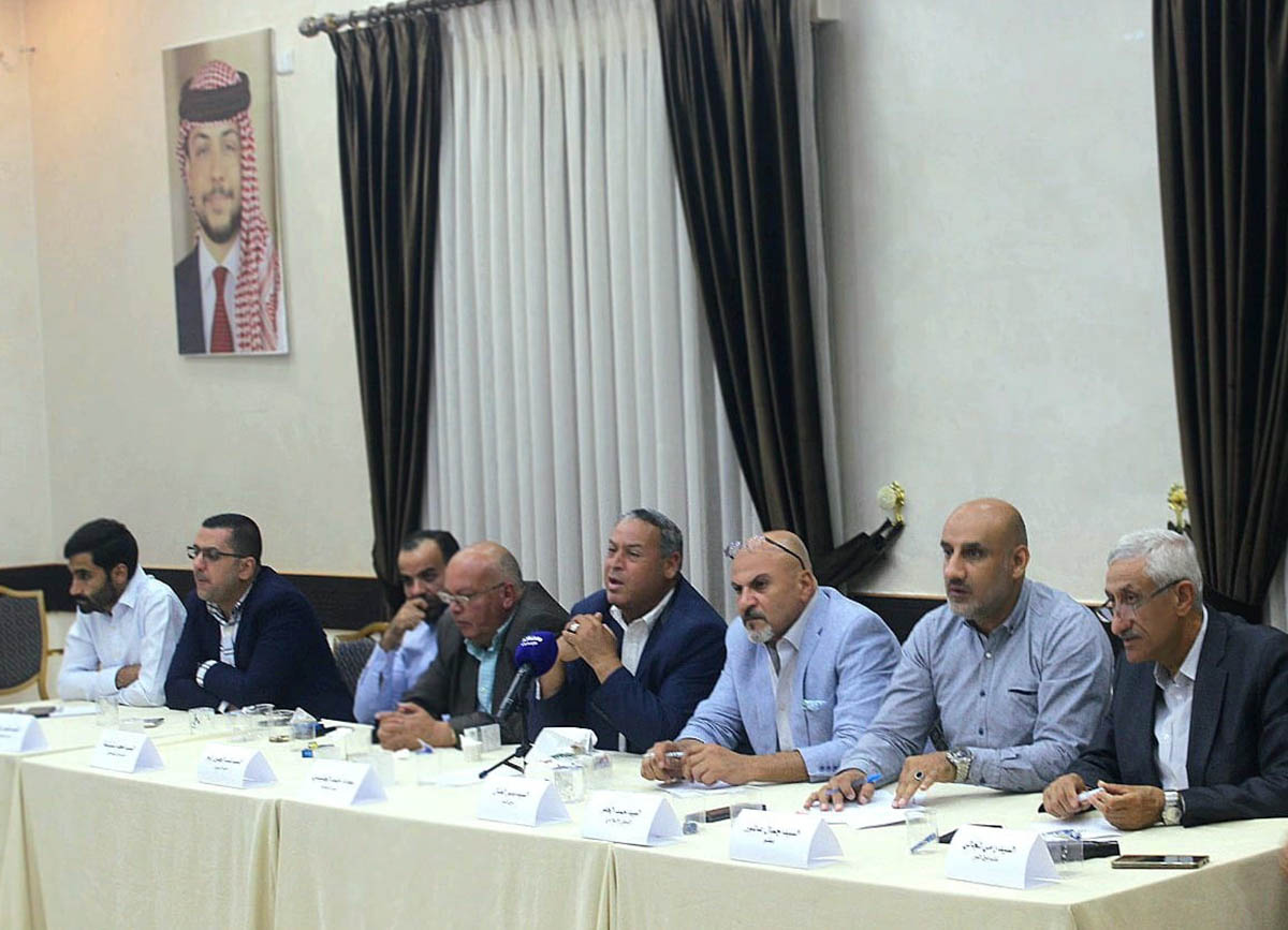 بحث سبل النهوض بقطاع الأثاث المحلي