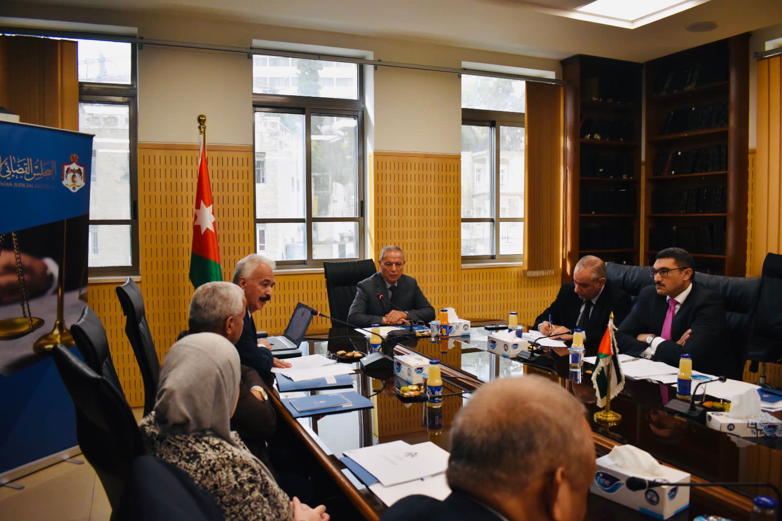 المجلس القضائي يطلق خدمات إلكترونية في المحكمة الإدارية