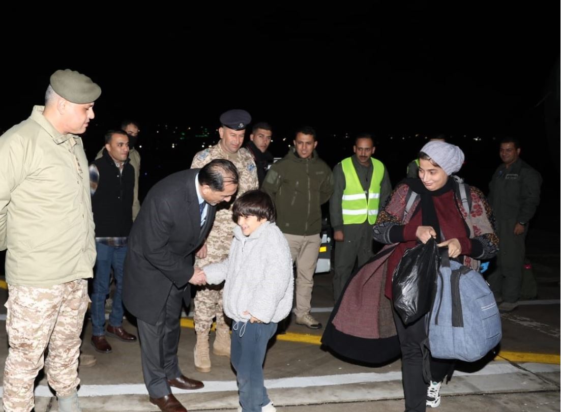 وصول طائرة الإجلاء الثانية لأردنيين من غزه 