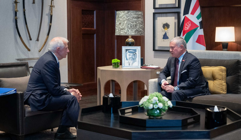 الملك يلتقي الممثل الأعلى للاتحاد الأوروبي للشؤون الخارجية والسياسة الأمنية لبحث وقف الحرب على غزة