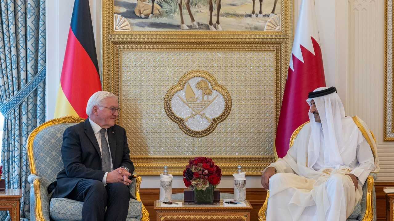 أمير قطر يدعو إلى وقف دائم لإطلاق النار في غزة
