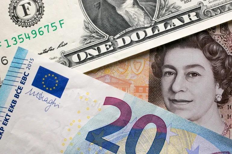الإسترليني يرتفع مقابل الدولار واليورو