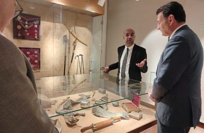 رئيس مجلس النواب يزور متحف المشير المجالي 