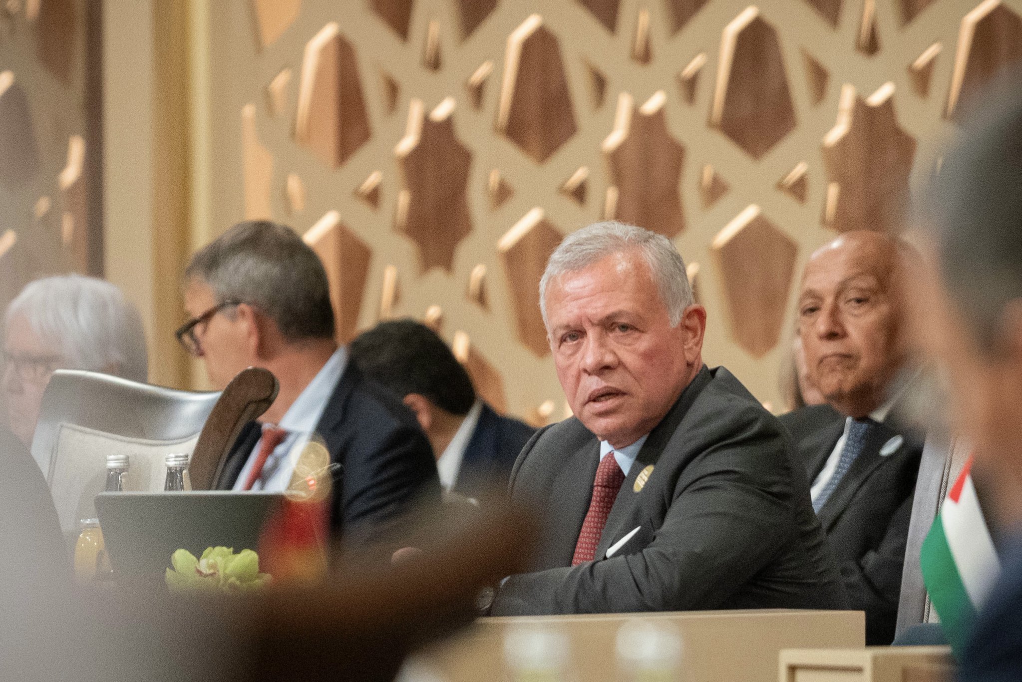 الملك: إيصال المساعدات لغزة لا يمكن أن ينتظر وقف إطلاق النار أو أن يخضع للأجندات السياسية لأي طرف