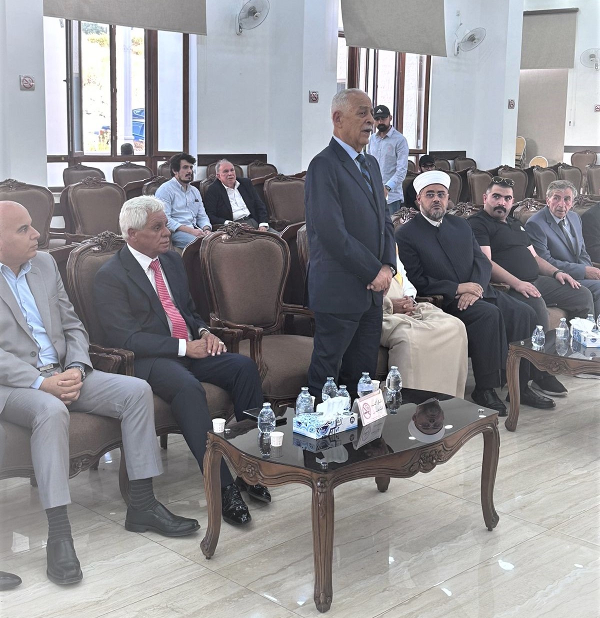 مندوبا عن الملك وولي العهد.... العيسوي يعزي عشيرة الحياري