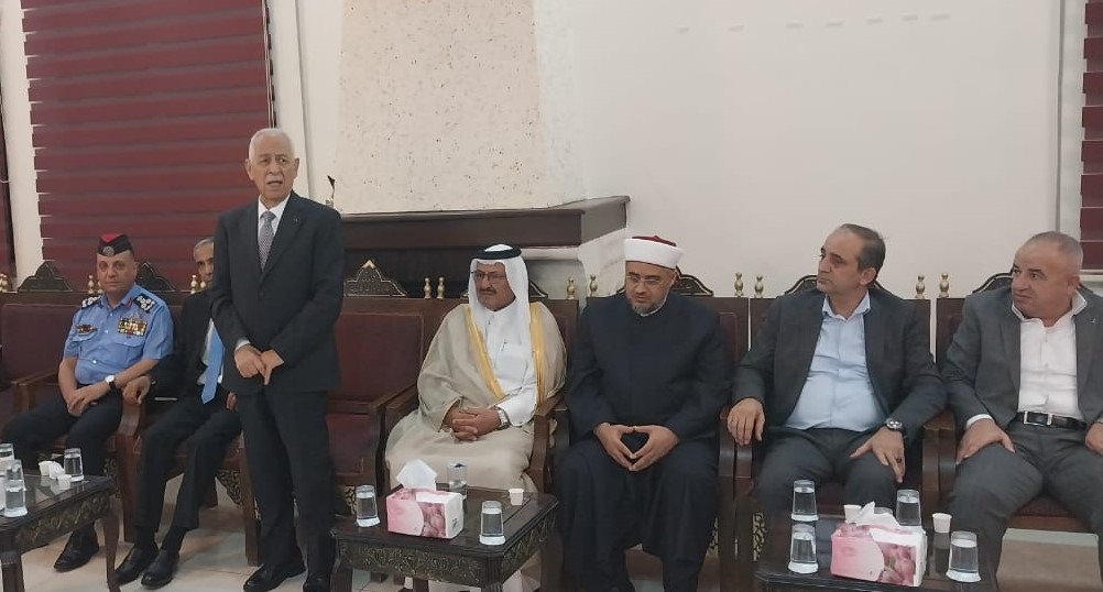 مندوبا عن الملك وولي العهد.... العيسوي يعزي عشيرة الخشمان
