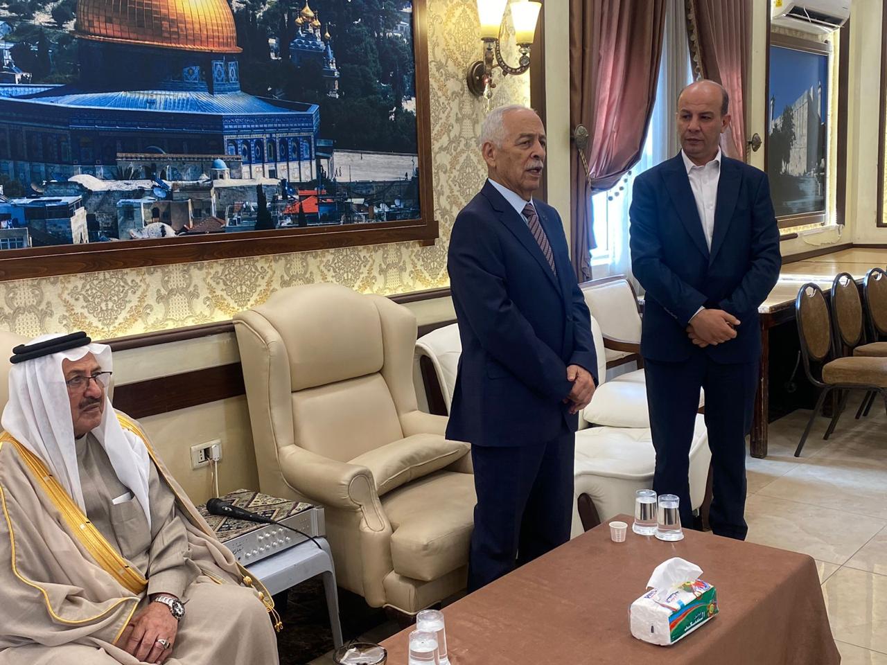 مندوبا عن الملك وولي العهد..العيسوي يعزي عشائر الخزاعلة والعبداللات وأبو طالب*