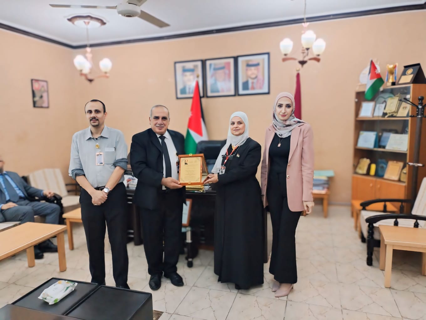 مدير التربية والتعليم للواء الكورة يكرّم إيمان الشقيرات لإحالتها للتقاعد