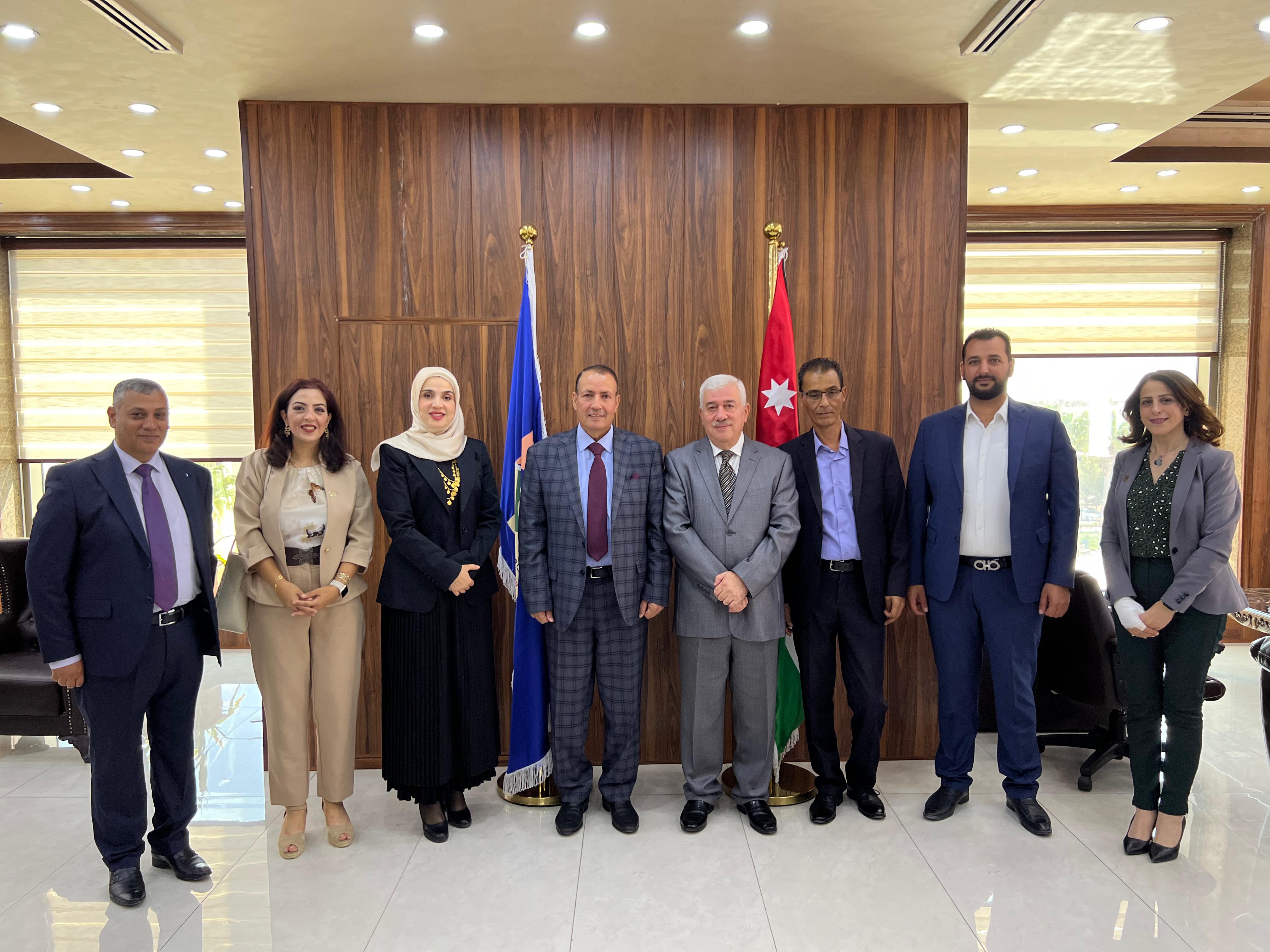جامعة جدارا وبلدية بني عبيد توقعان مذكرة تفاهم لتعزيز التعاون  .. صور  