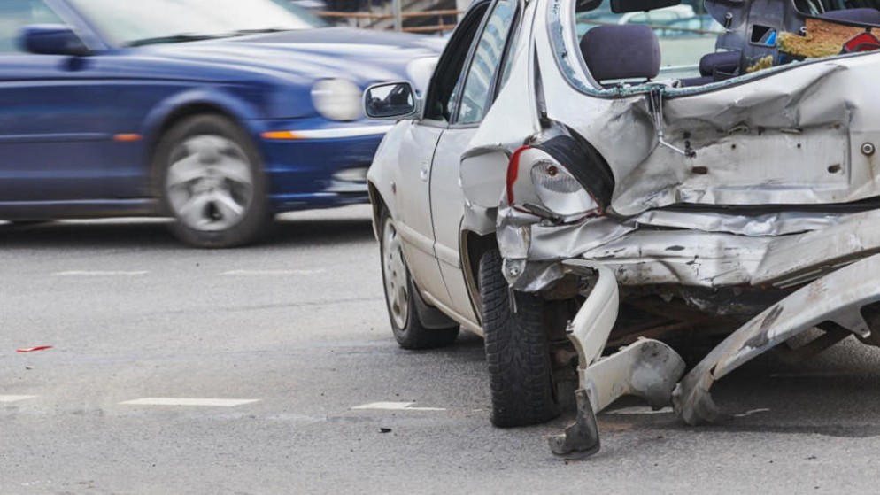 4 وفيات وإصابتين بحادث مروري بلواء الازرق