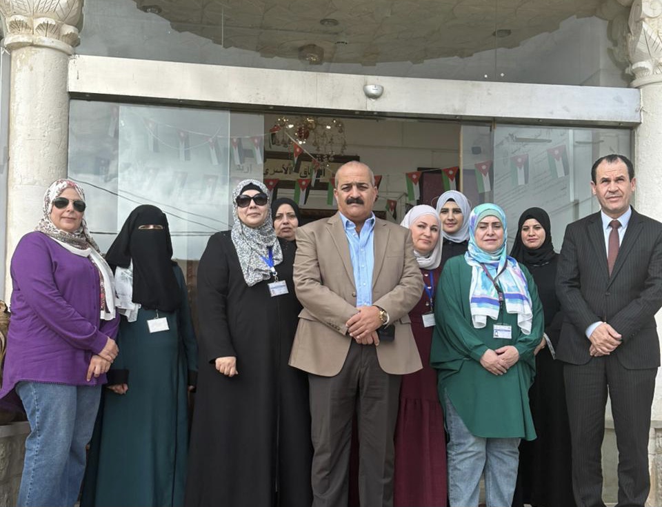 ضمن جولاته الميدانية .. محافظ اربد يتفقد مراكز تابعة للتنمية الاجتماعية .. صور 