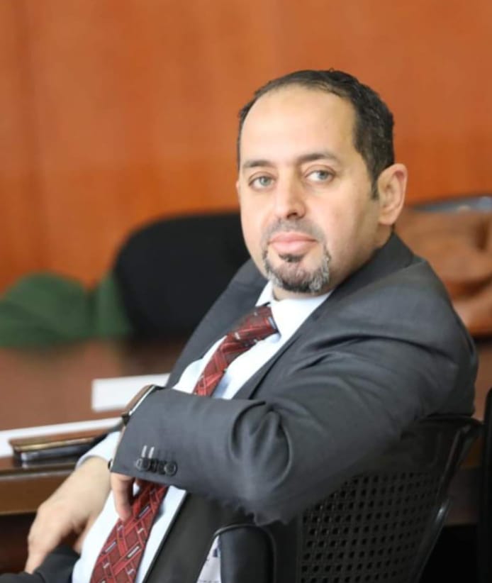 عمار الرجوب يكتب: حكمة الأوراق الساقطة: حين تهمس التفاصيل بحقيقة الحياة