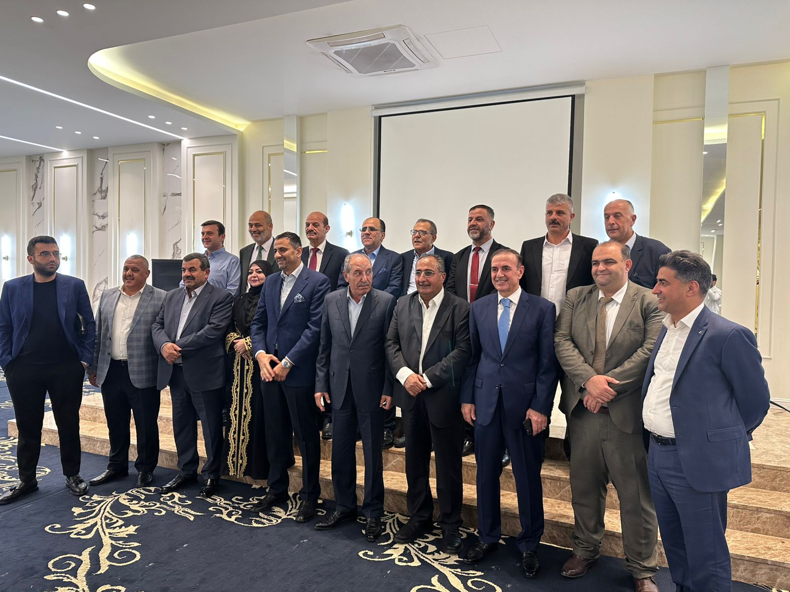 العين هايل عبيدات يولم لأعيان محافظة اربد ونوابها ..  و النواب يناقشون سبل رفع سوية الخدمات في المحافظة