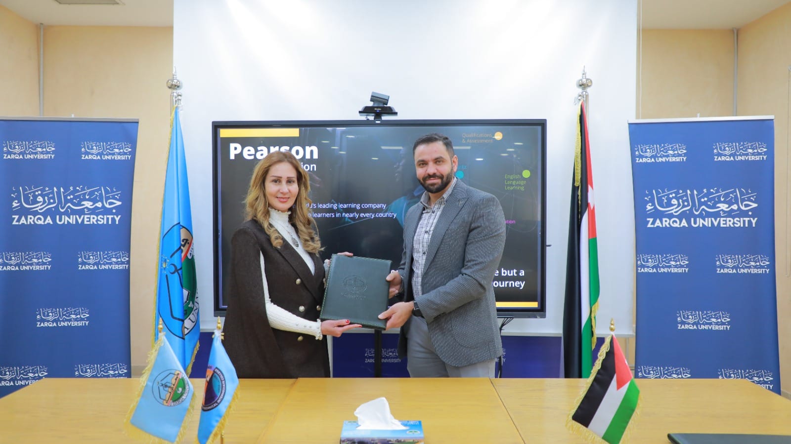 اتفاقية تعاون بين كلية الزرقاء التقنية وشركة "بيرسون"