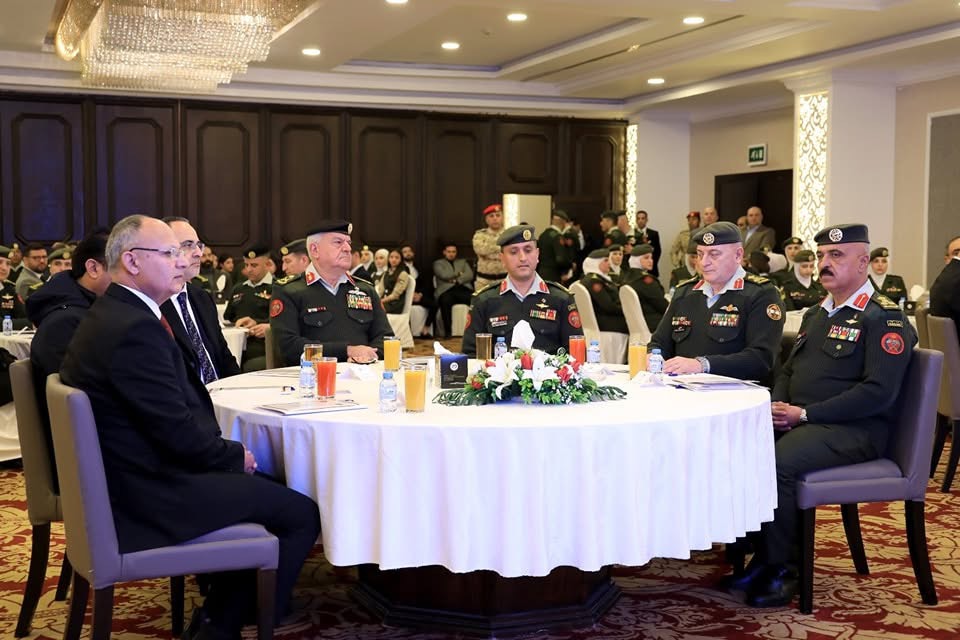 رئيس هيئة الأركان المشتركة يرعى اليوم العلمي والتدريبي الأول لمديرية التربية والتعليم والثقافة العسكرية