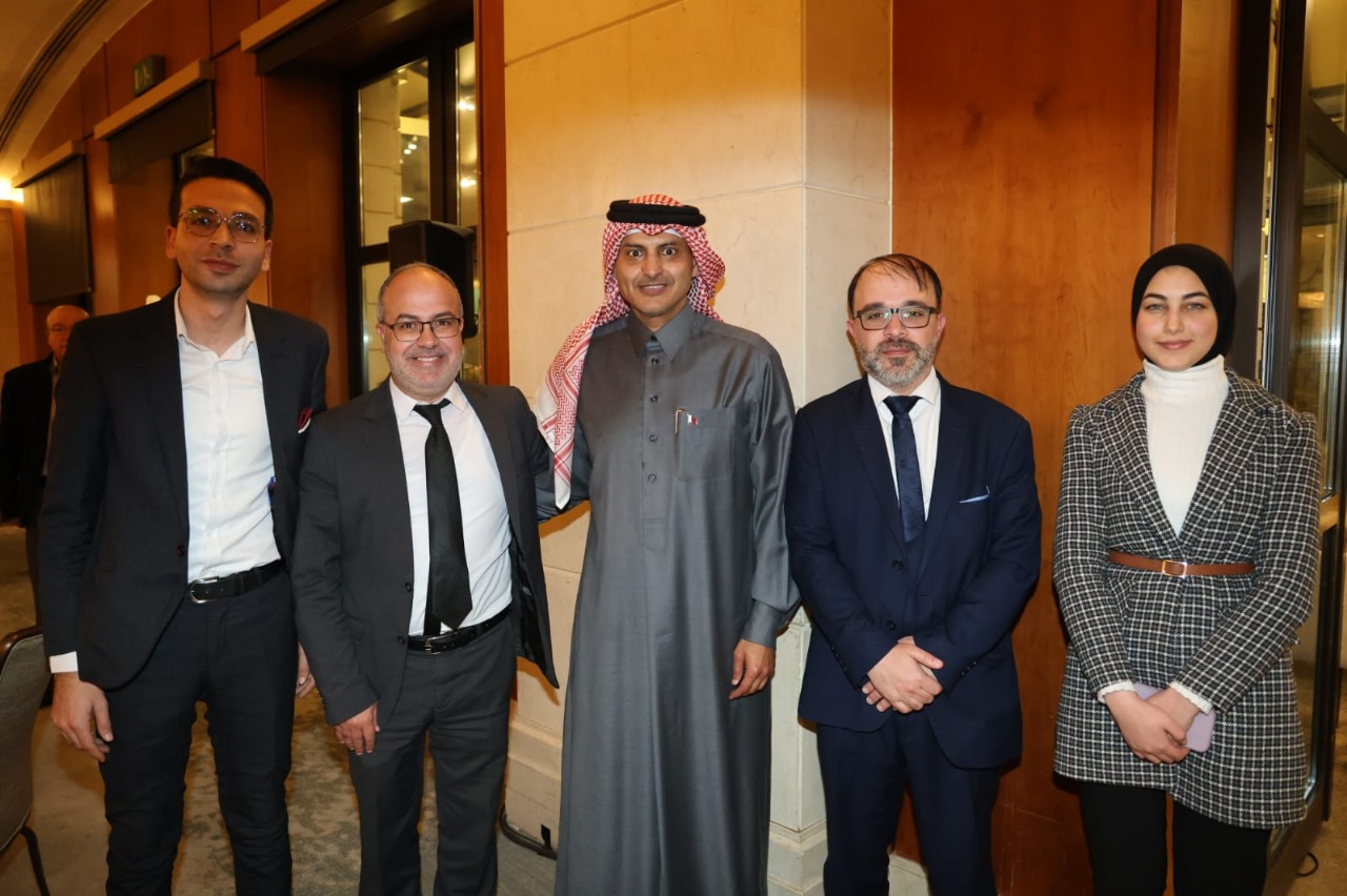 السفير آل ثاني يقيم مأدبة إفطار رمضانية بحضور رجالات دولة (صور)