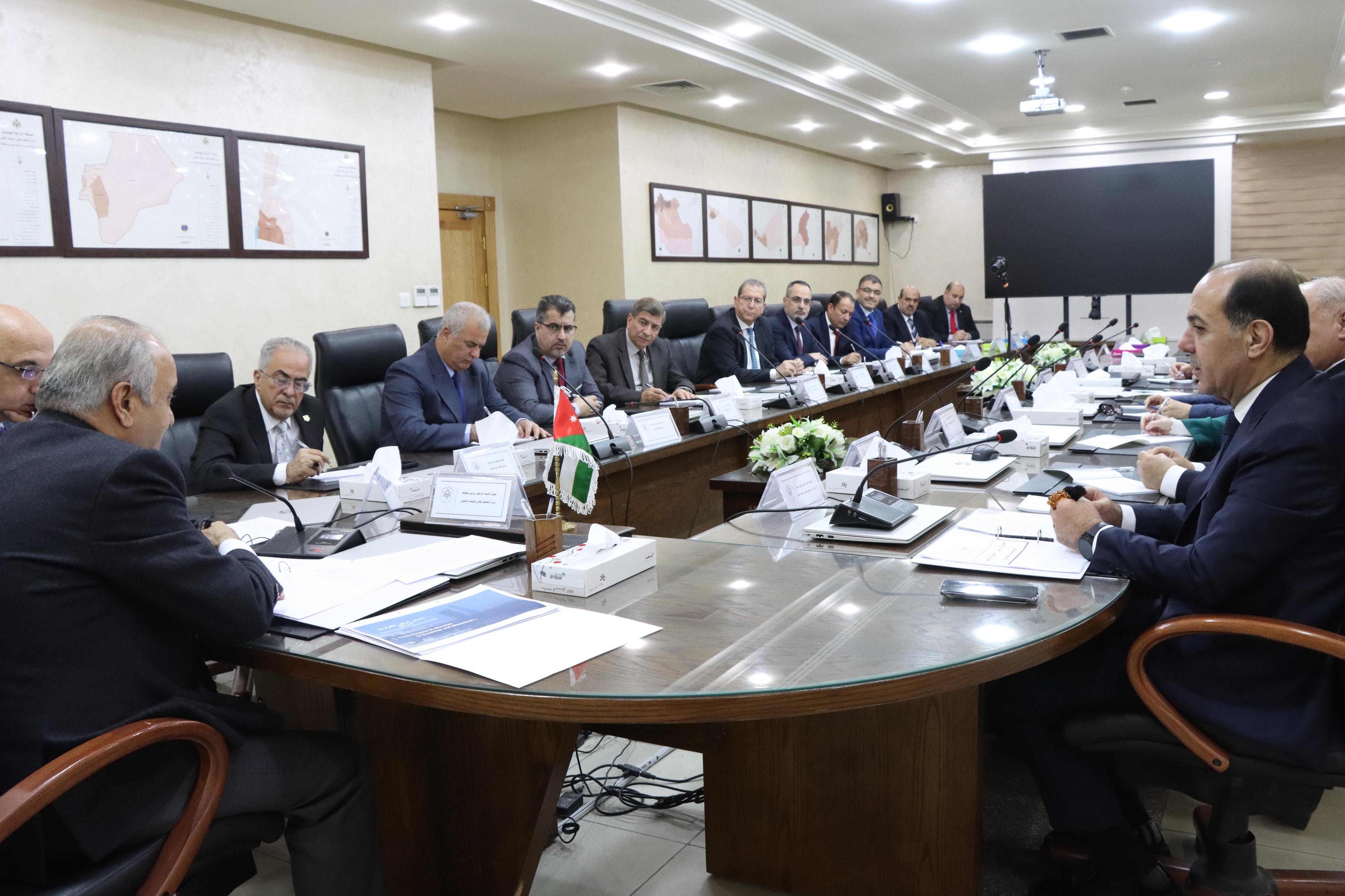 محافظة يلتقي رؤساء الجامعات الخاصة .. تفاصيل 