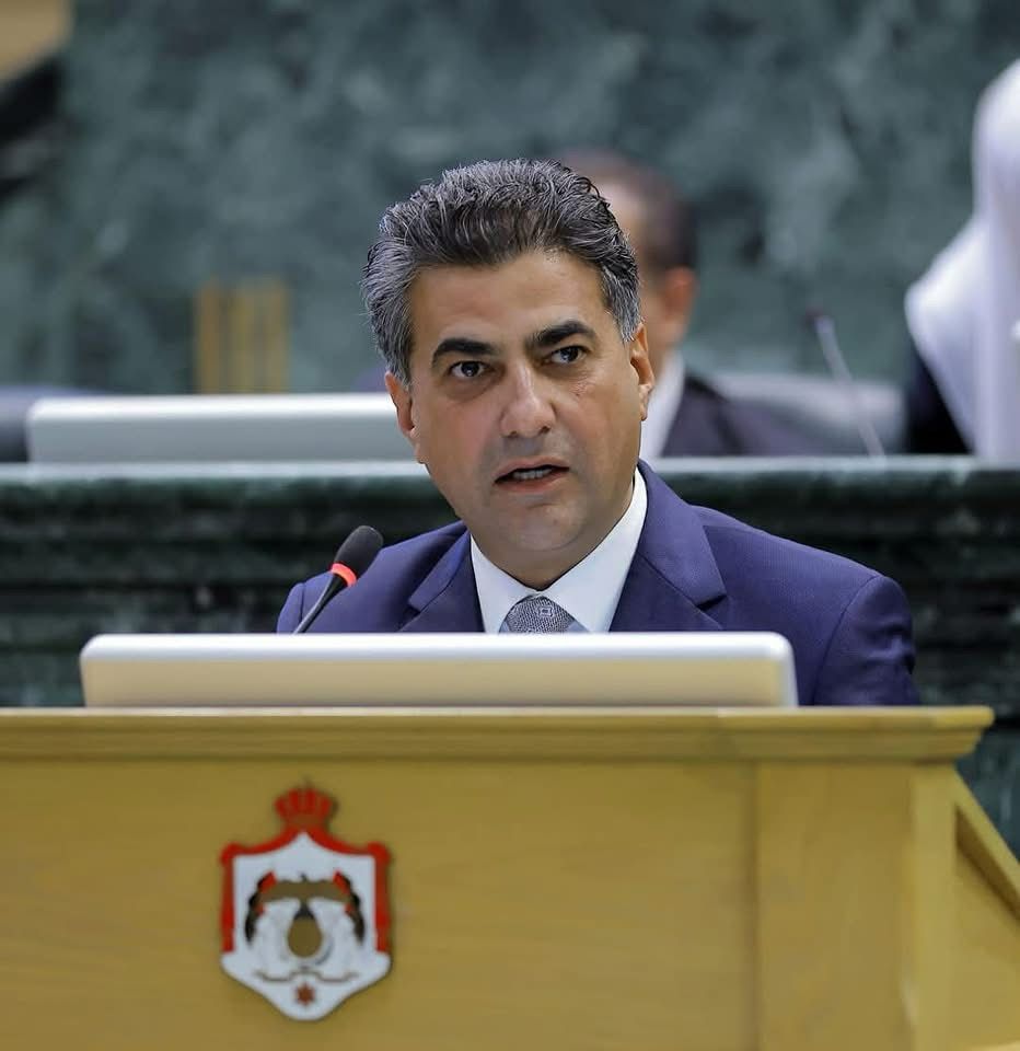 الخصاونة : الهتافات المسيئة للجيش العربي: تجاوزات تهدد الاستقرار الوطني