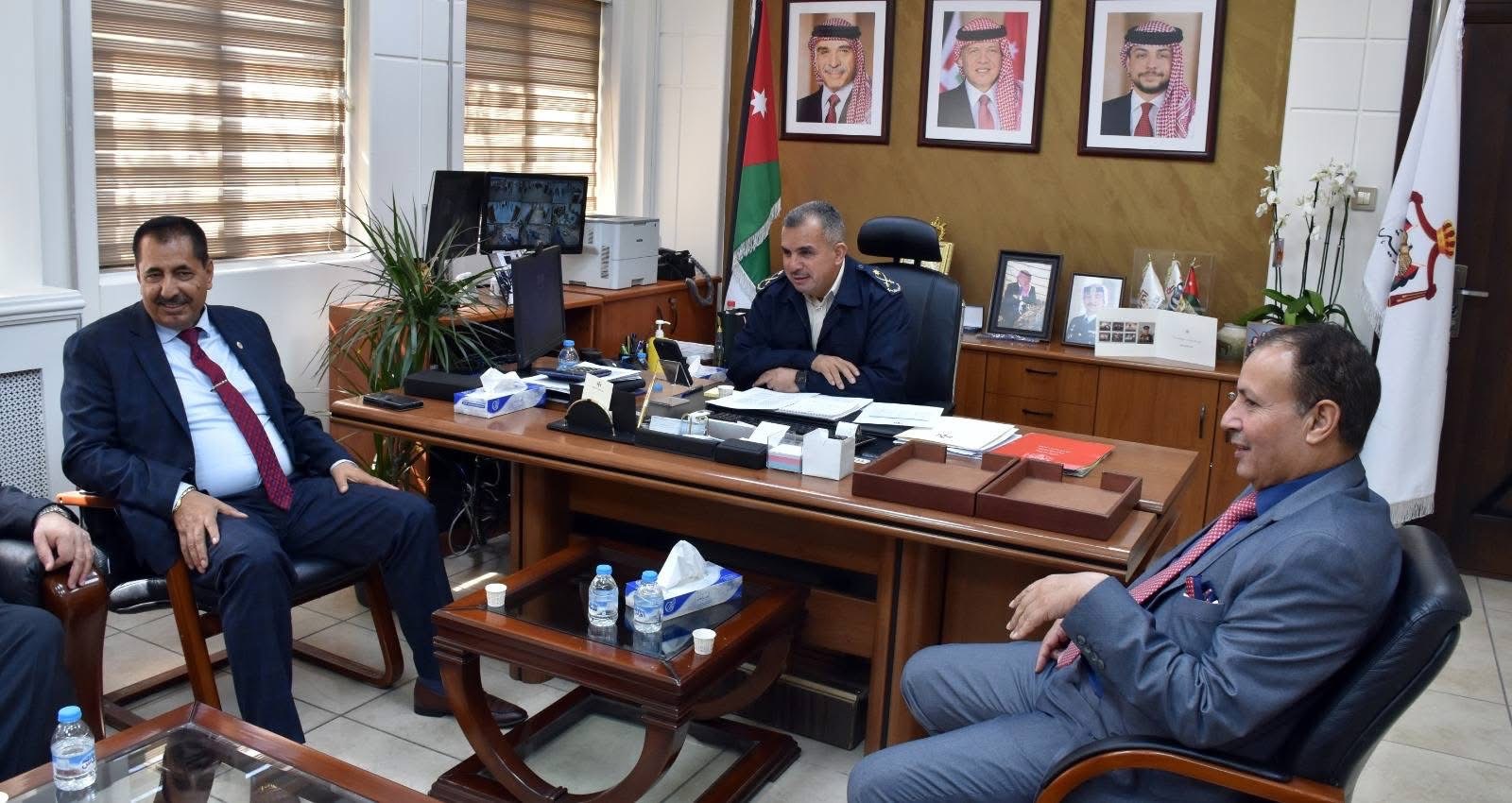 حاكمية جامعة جدارا تقدم التهاني لمدير الجمارك العكاليك وتبحث معه أوجه التعاون المشترك ..  .. صور