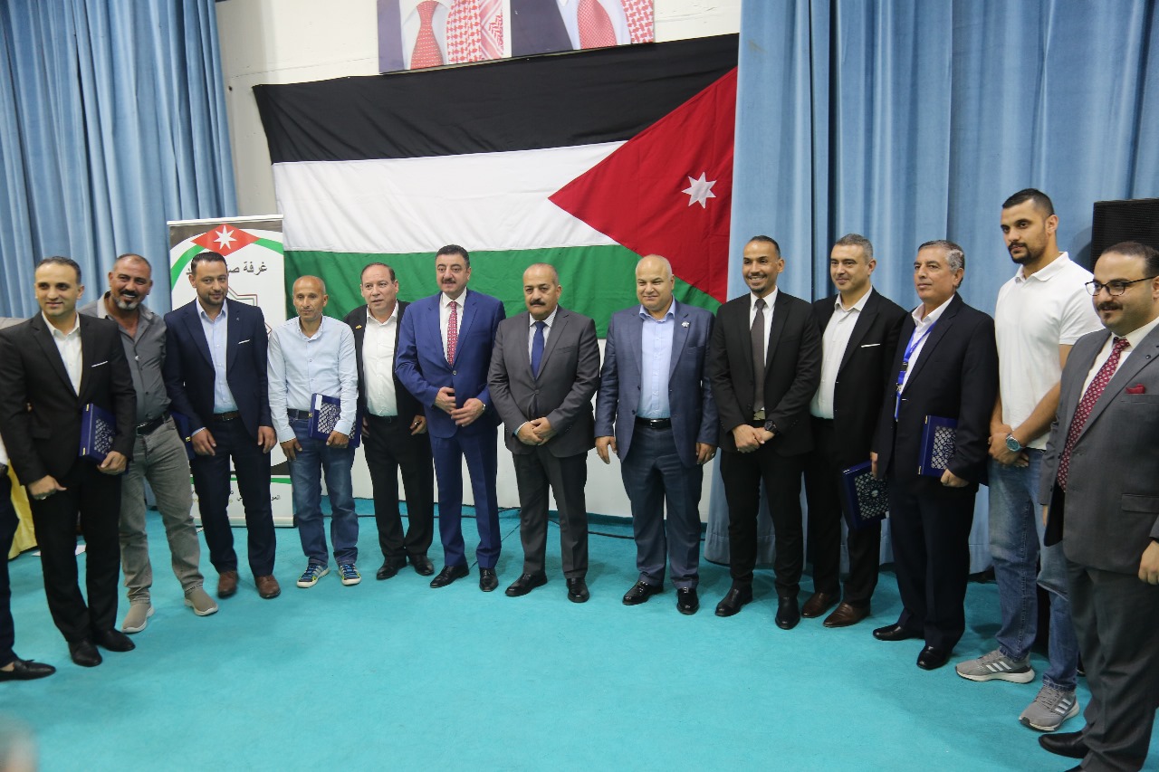 وزير العمل يكرم كوكبة من عمال ومصانع مدينة الحسن الصناعية