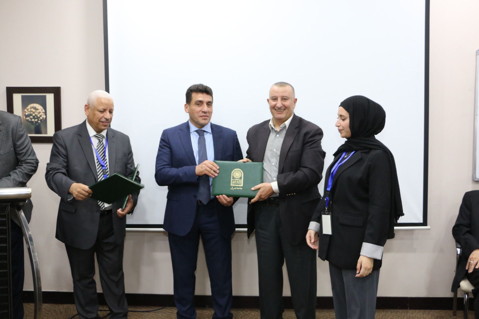 وفد من جامعة إربد الأهلية يُشارك في مؤتمر بجامعة جرش