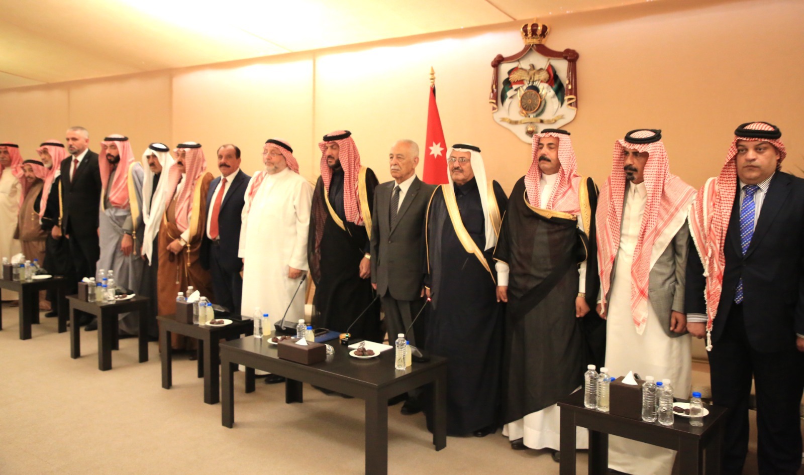 العيسوي يلتقي  نحو أربعمئة من شيوخ ووجهاء وشباب ونساء من مختلف المحافظات