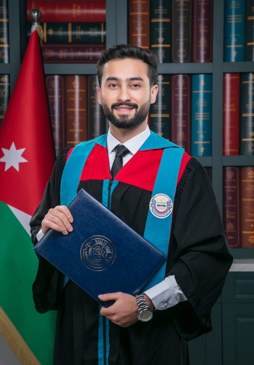 تهنئة وتبريك .. الطبيب أكثم النسور يتخرج من "العلوم والتكنولوجيا" 
